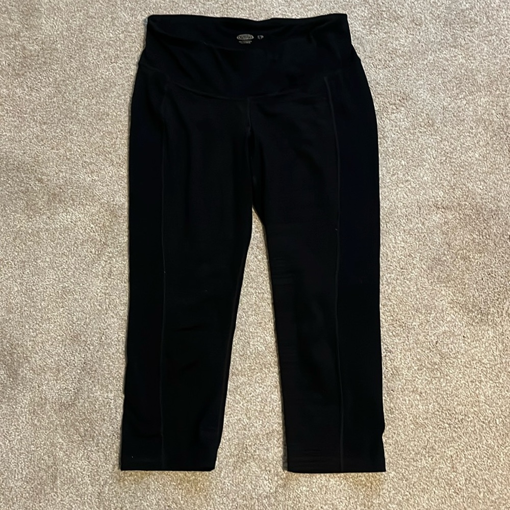 Old Navy Active striped cropped leggings